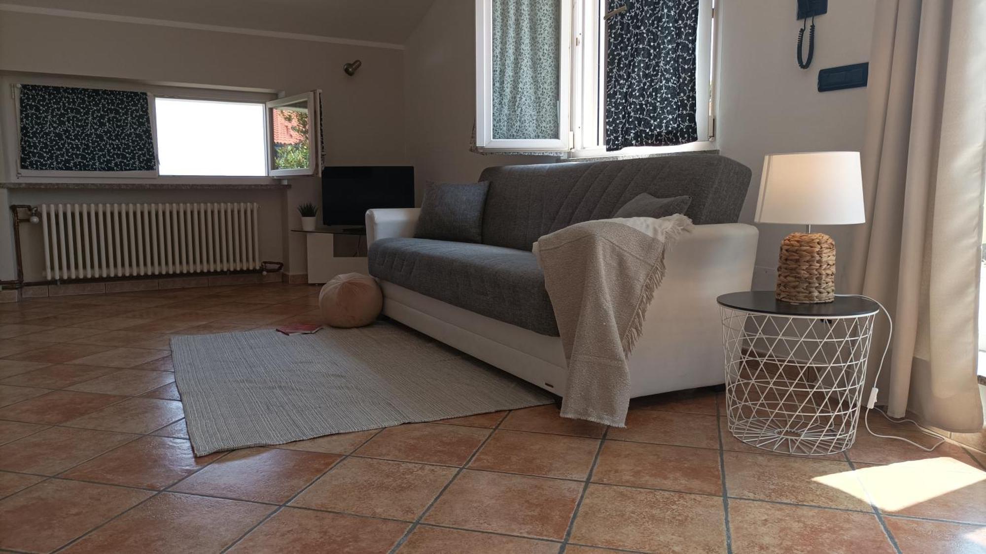 Quick Home Garden Apt Alice Castello ภายนอก รูปภาพ